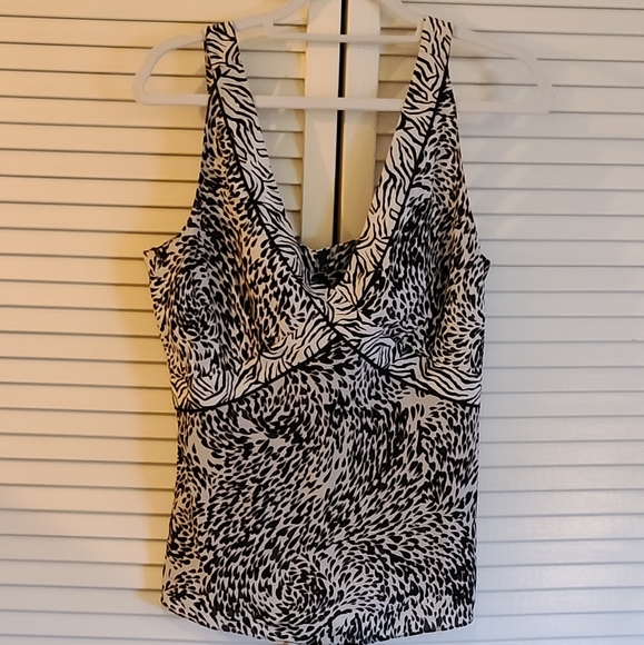 T by Tahari Silk top - Picture 2 of 4